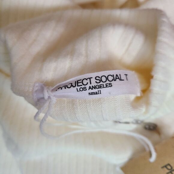 Project Social T Size Small White Oversized Button Mockneck Cropped Sweater NWT - Picture 8 of 11